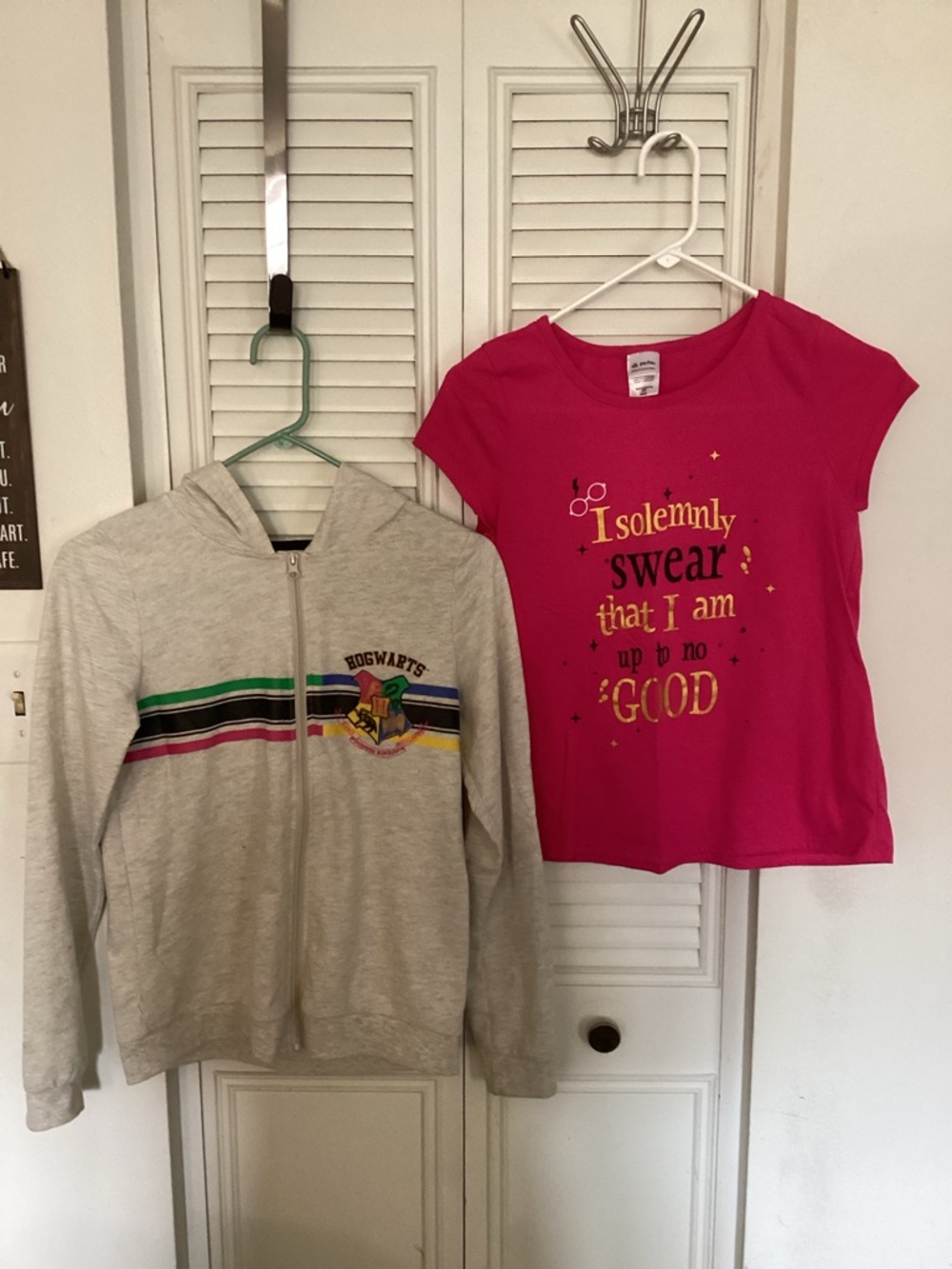 Harry Potter Girls Bright Pink Graphic Tee with Gold Print